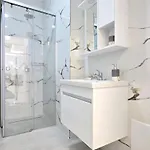 Jona's Luxury Escape شقة ساراندا
