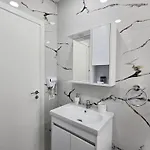 شقة Jona's Luxury Escape