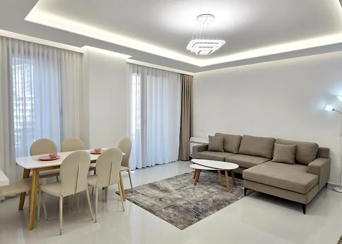 Daire Jona's Luxury Escape