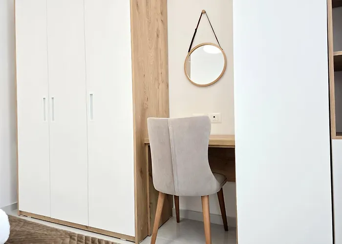 Daire Jona's Luxury Escape