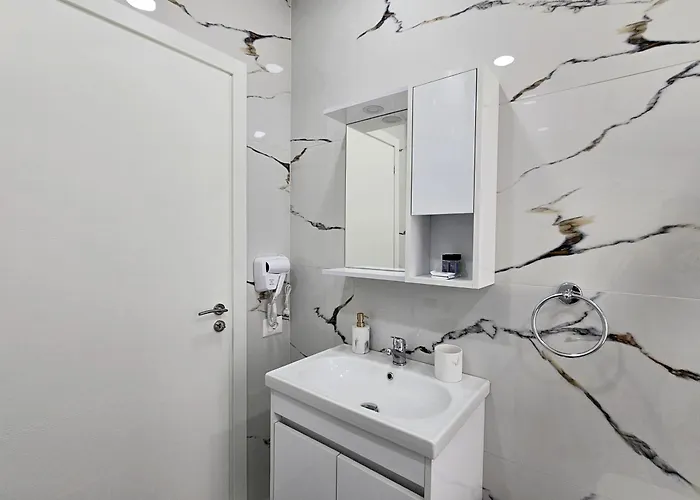 Daire Jona's Luxury Escape