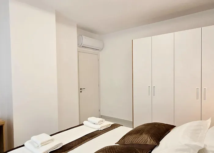 Daire Jona's Luxury Escape *