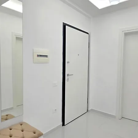 Jona's Luxury Escape Saranda