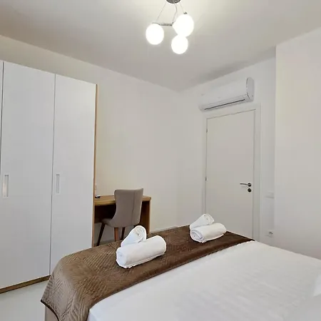 Jona's Luxury Escape