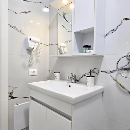 Jona's Luxury Escape * Saranda