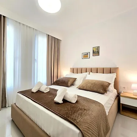 Jona's Luxury Escape