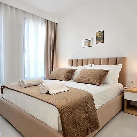 Jona's Luxury Escape