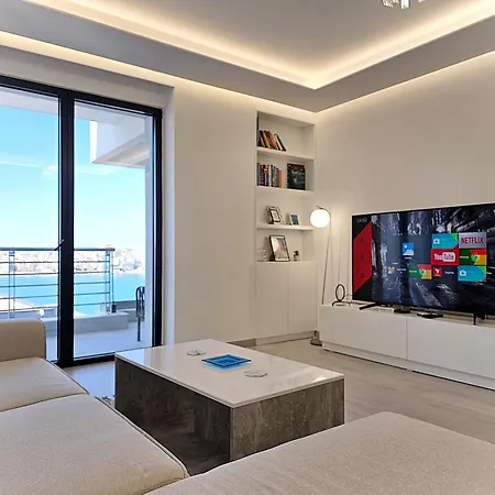 Jona's Luxury Escape Apartment *