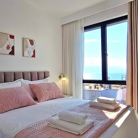 Jona's Luxury Escape Apartment *