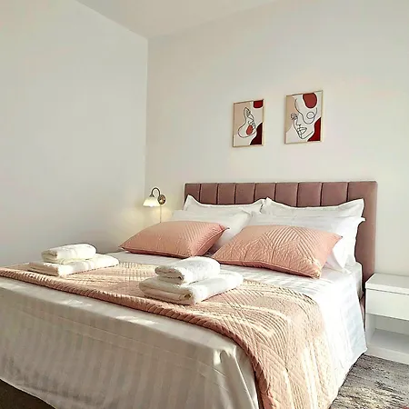 Jona's Luxury Escape Apartman *