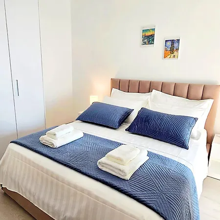 Jona's Luxury Escape