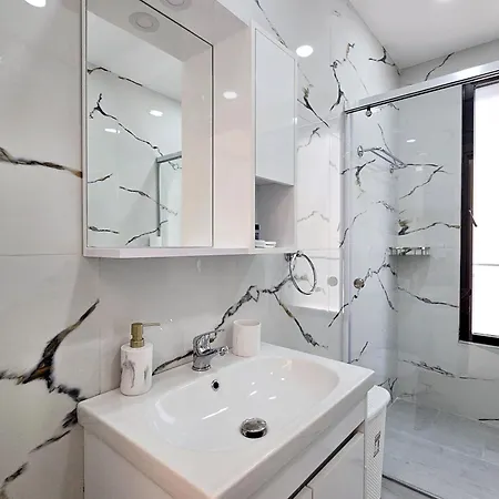 Jona's Luxury Escape * Sarandë