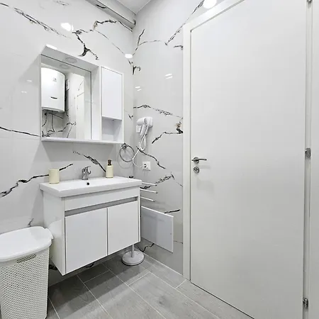 Jona's Luxury Escape