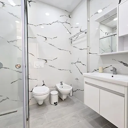 Jona's Luxury Escape *