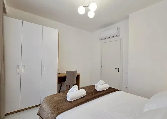 Jona's Luxury Escape