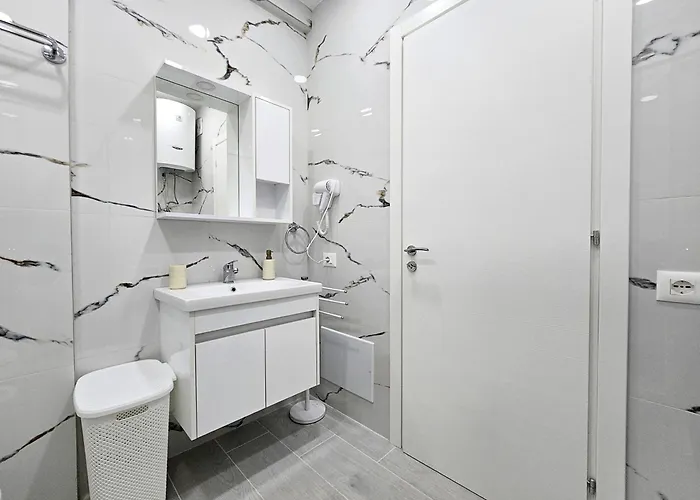 Jona's Luxury Escape