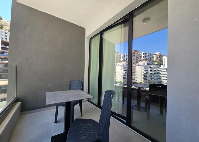 Jona's Luxury Escape *